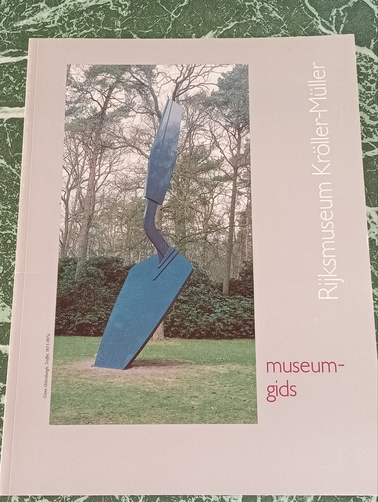 Museumgids Kröller-Müller Museum - Kunst en Beelden, Boeken, Ophalen of Verzenden