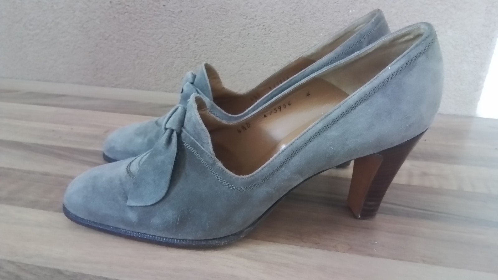 Bally pumps maat 37, Pumps, Ophalen of Verzenden, Zo goed als nieuw, Grijs