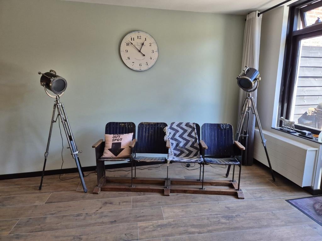 Vintage bioscoopstoelen - 4-zits bank, Antiek en Kunst, Antiek | Meubels | Stoelen en Banken, Ophalen