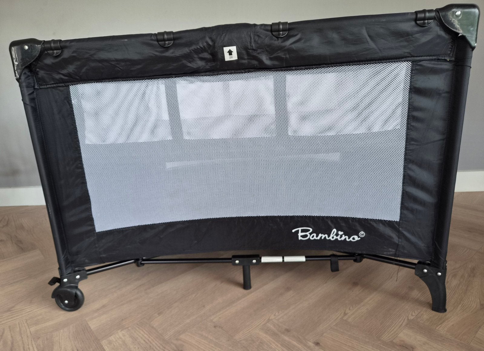 Bambino Reiswieg/Box - Zwart, Inklapbaar met Wieltjes, Kinderen en Baby's, Boxen, Ophalen, Zo goed als nieuw, Vierkant, Wieltjes