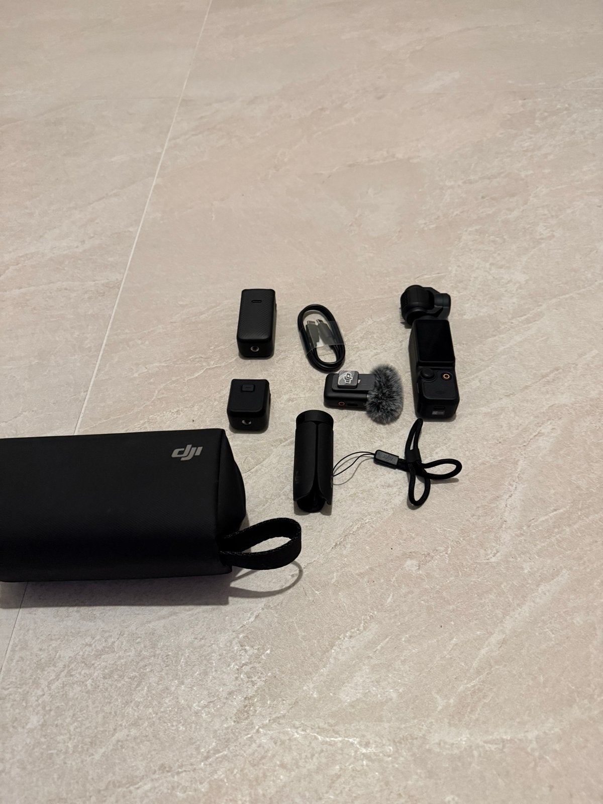 DJI Osmo Pocket 3 Creator Combo, Beeldstabilisatie, Ophalen of Verzenden, Zo goed als nieuw, Accu