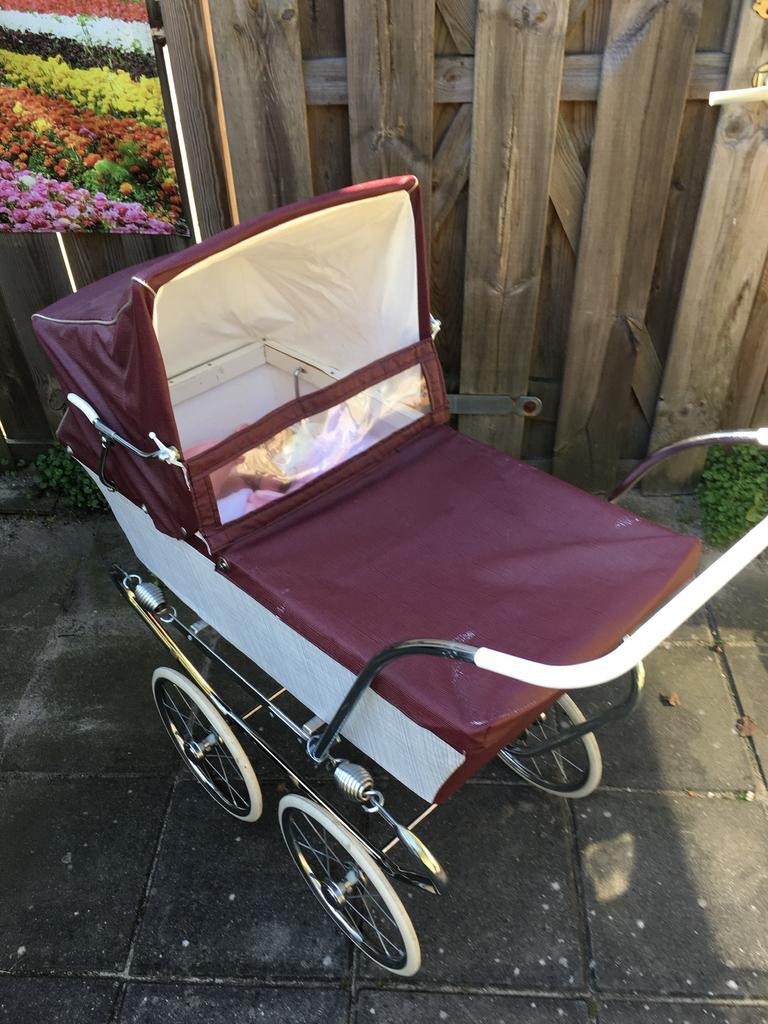 Poppenwagen ouderwets Riemersma, Kinderen en Baby's, Kinderwagens en Combinaties, Ophalen, Zo goed als nieuw, Overige merken