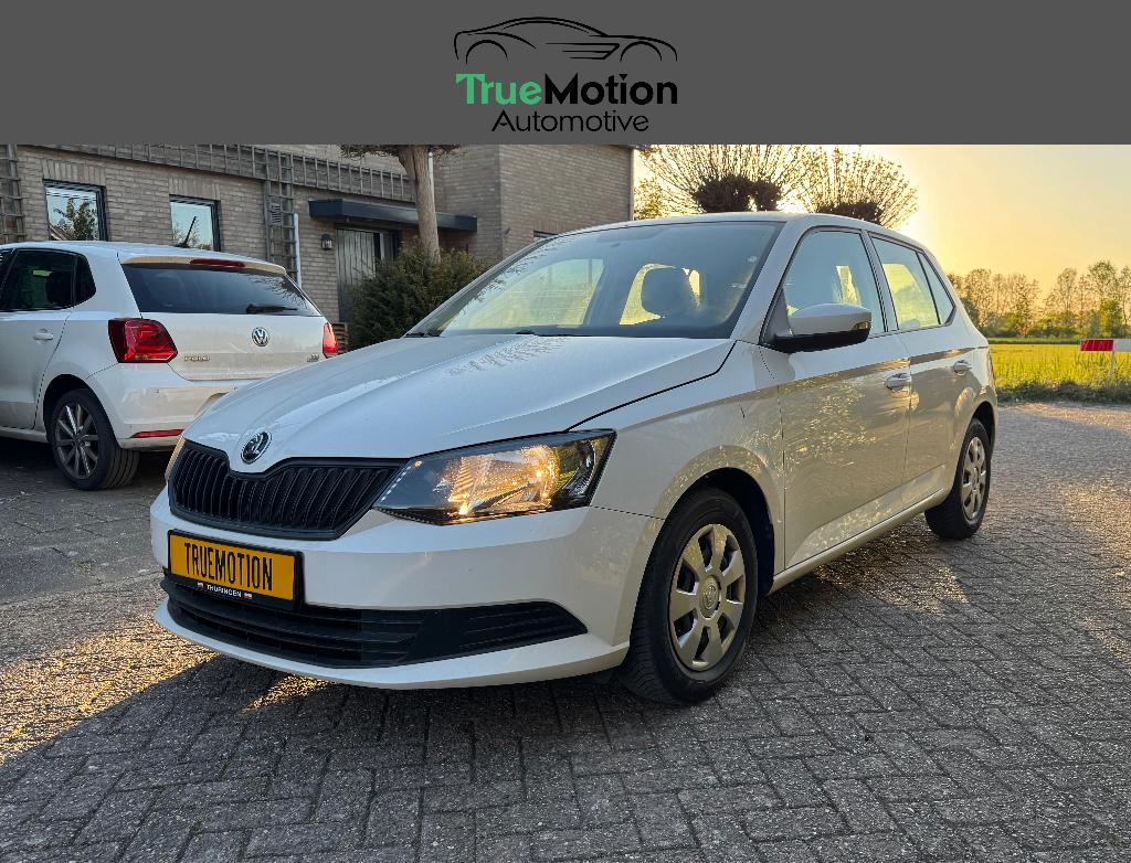 Skoda Fabia 2016 Wit - AIRCO - Nieuwe APK, Voorwielaandrijving, Stof, 60 pk, Wit