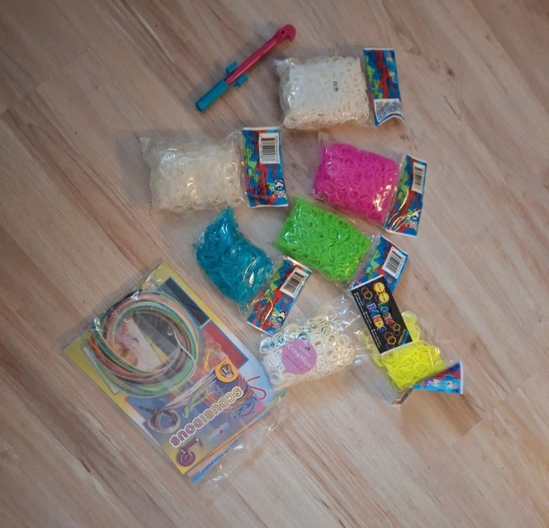 Loombandjes, elastiekjes en Scoubidou - Nieuw en aangebroken, Hobby en Vrije tijd, Overige thema's, Nieuw, Meerkleurig, Ophalen of Verzenden