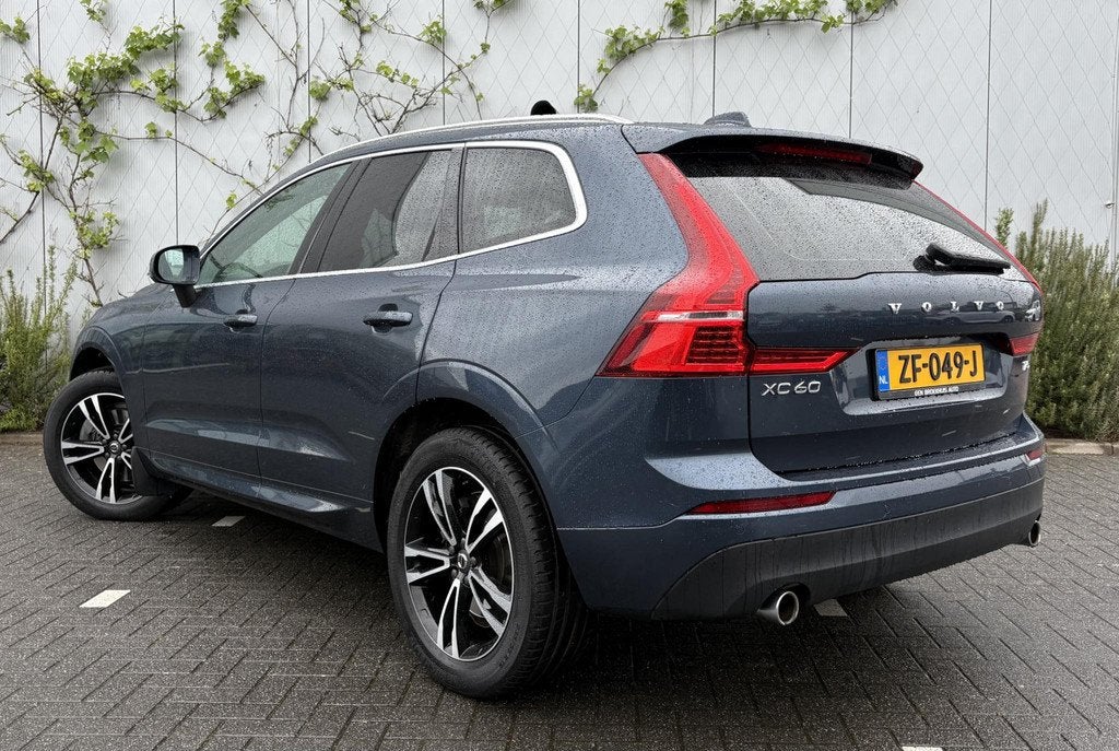 Volvo XC60 2.0 T5 Momentum Pro | Trekhaak | Keyless Entry |, Auto's, Volvo, 12 maanden, Gebruikt, Euro 6, 4 cilinders