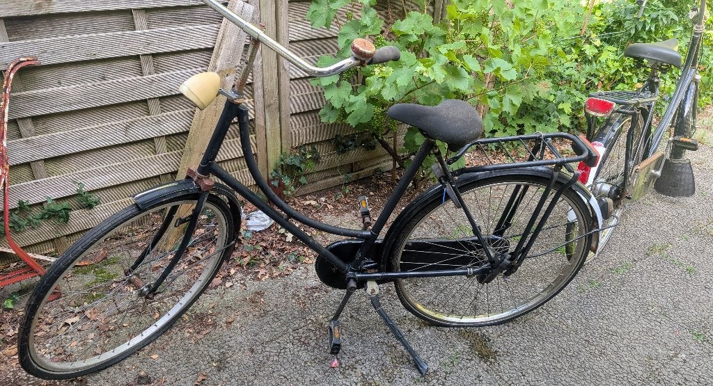 Twee oude fietsen- opknapers, Ophalen, Gebruikt, Overige merken