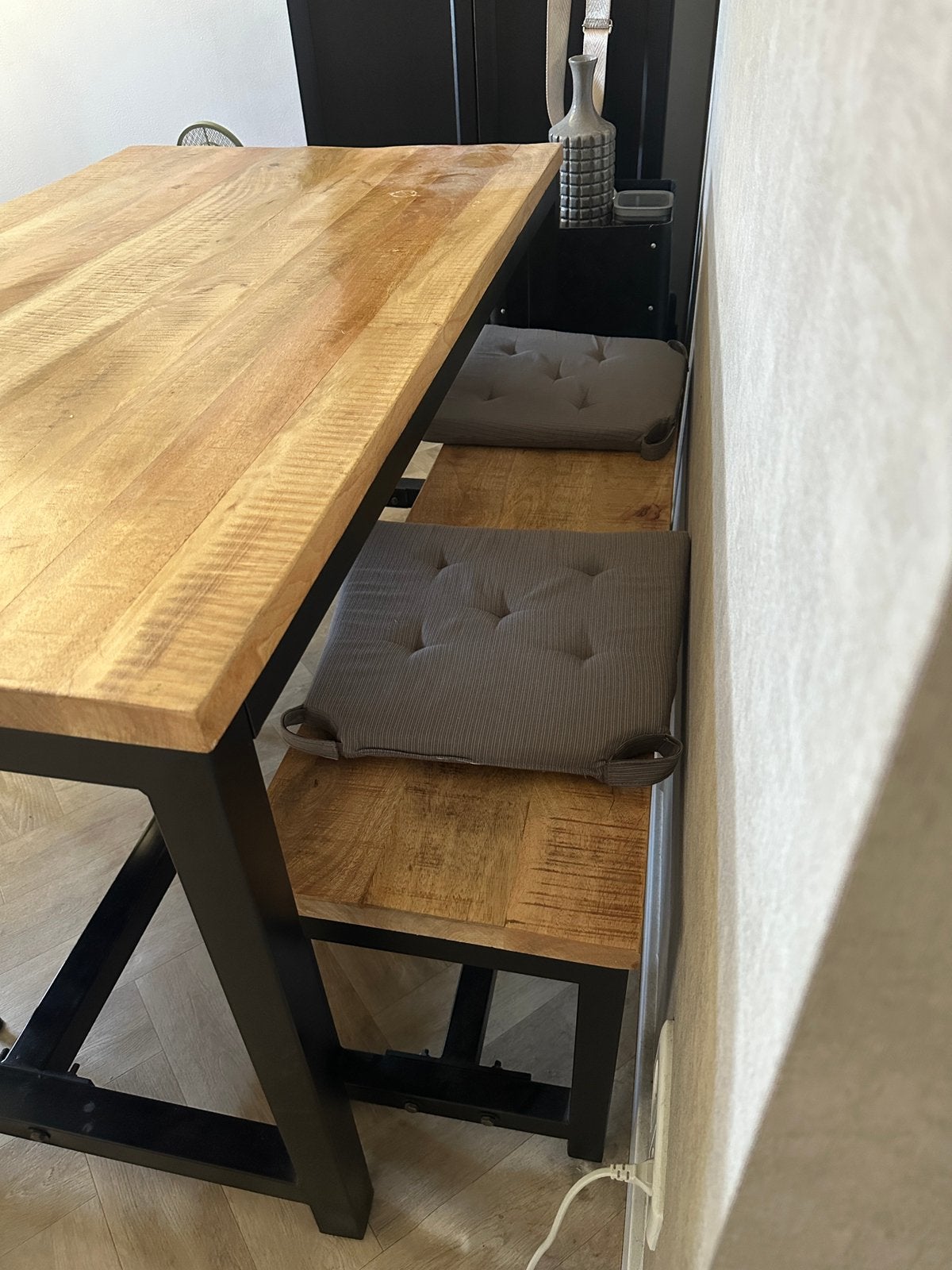 MOET WEG!! Giga meubel|Rechthoekige eet tafel, met bankje, Ophalen, Zo goed als nieuw