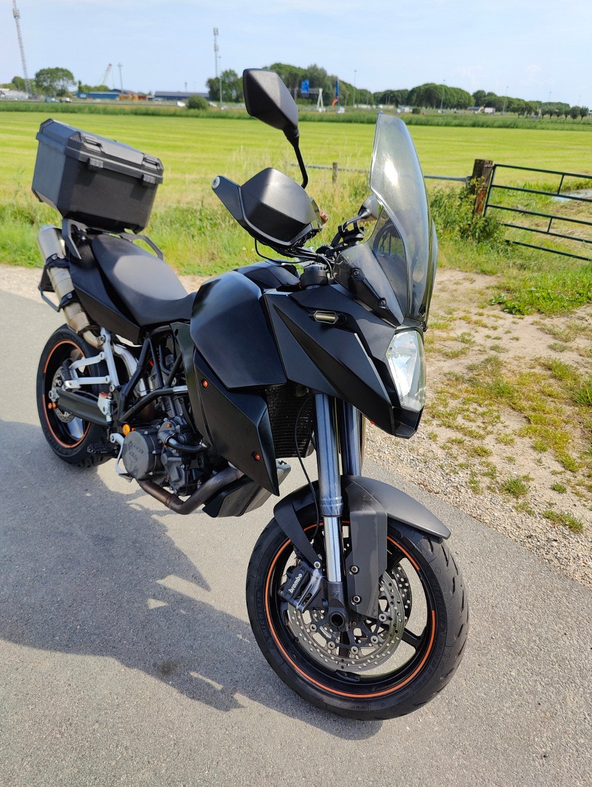 KTM 990 supermoto S - Krachtige Toermotor met Topkoffer, 2 cilinders, Gebruikt, Particulier, Meer dan 35 kW
