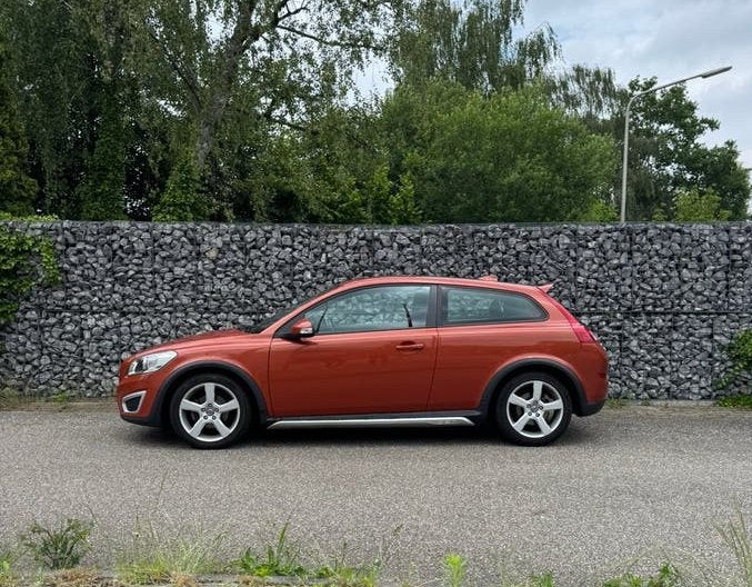 Volvo C30 1.6 lage kilometerstand, nieuwe apk, distributie, Voorwielaandrijving, 1596 cc, 101 pk, Zwart