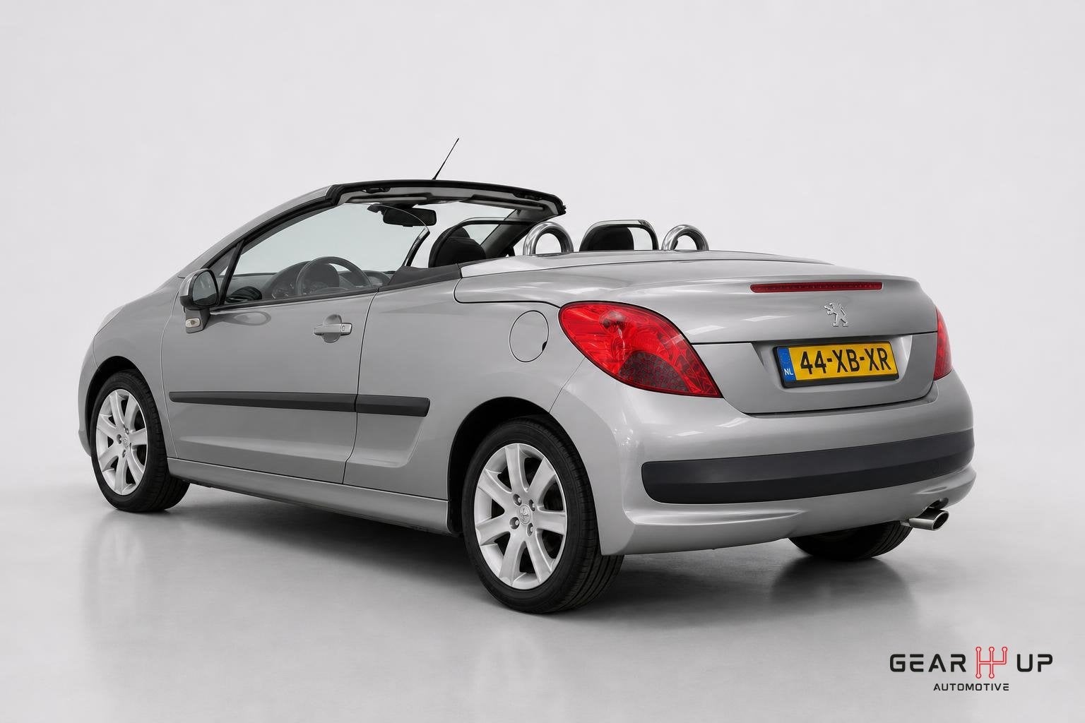 Peugeot 207 CC 1.6 VTi Première LEER|AIRCO|CRUISE|WINDS|NAP, Auto's, Voorwielaandrijving, 15 km/l, Gebruikt, 4 cilinders