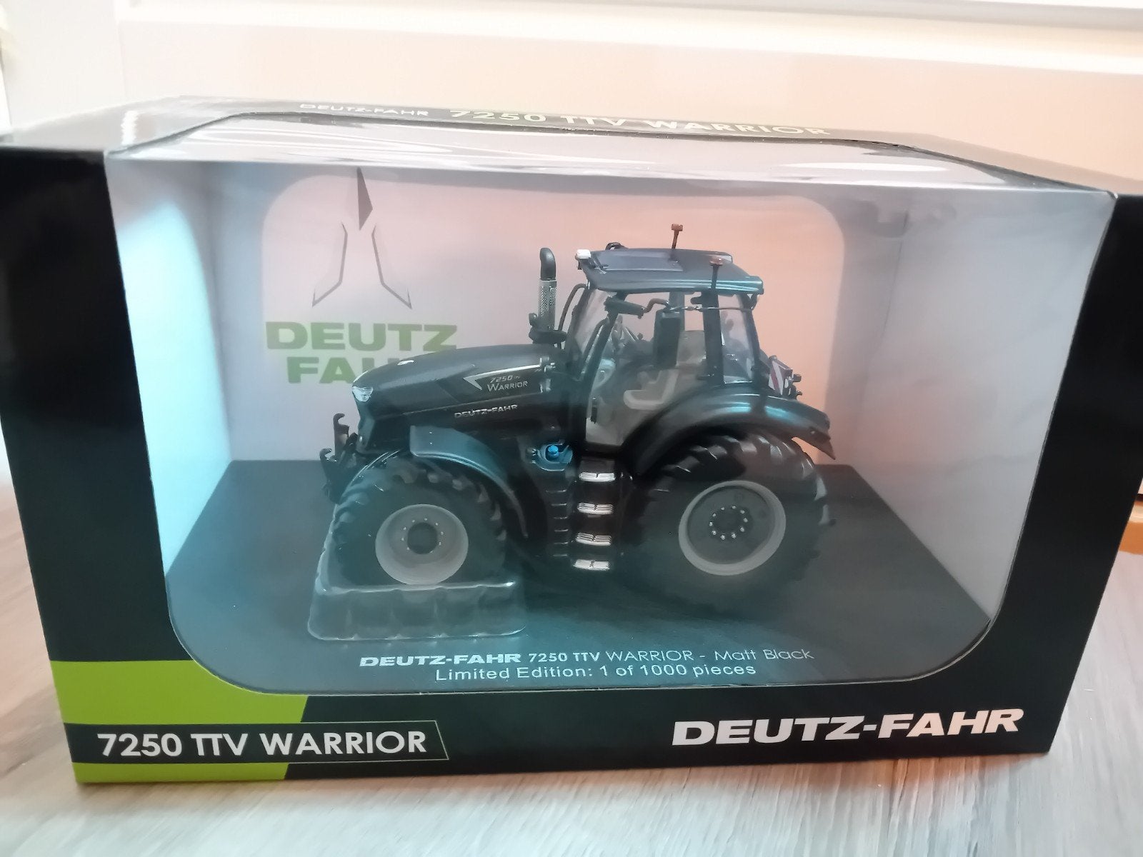 deutz 7250 ttv warrior mat zwart UH 1.32, Ophalen of Verzenden, Nieuw, Tractor of Landbouw, Universal Hobbies