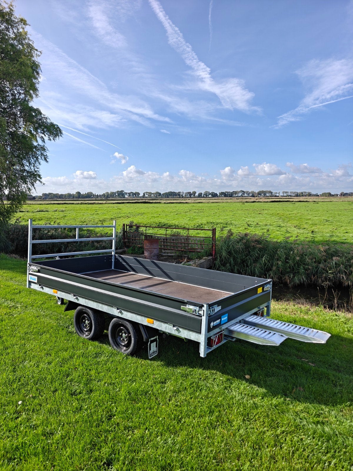 Demo Hapert plateau aanhanger Black Edition + rijplaten, Ophalen of Verzenden, Zo goed als nieuw