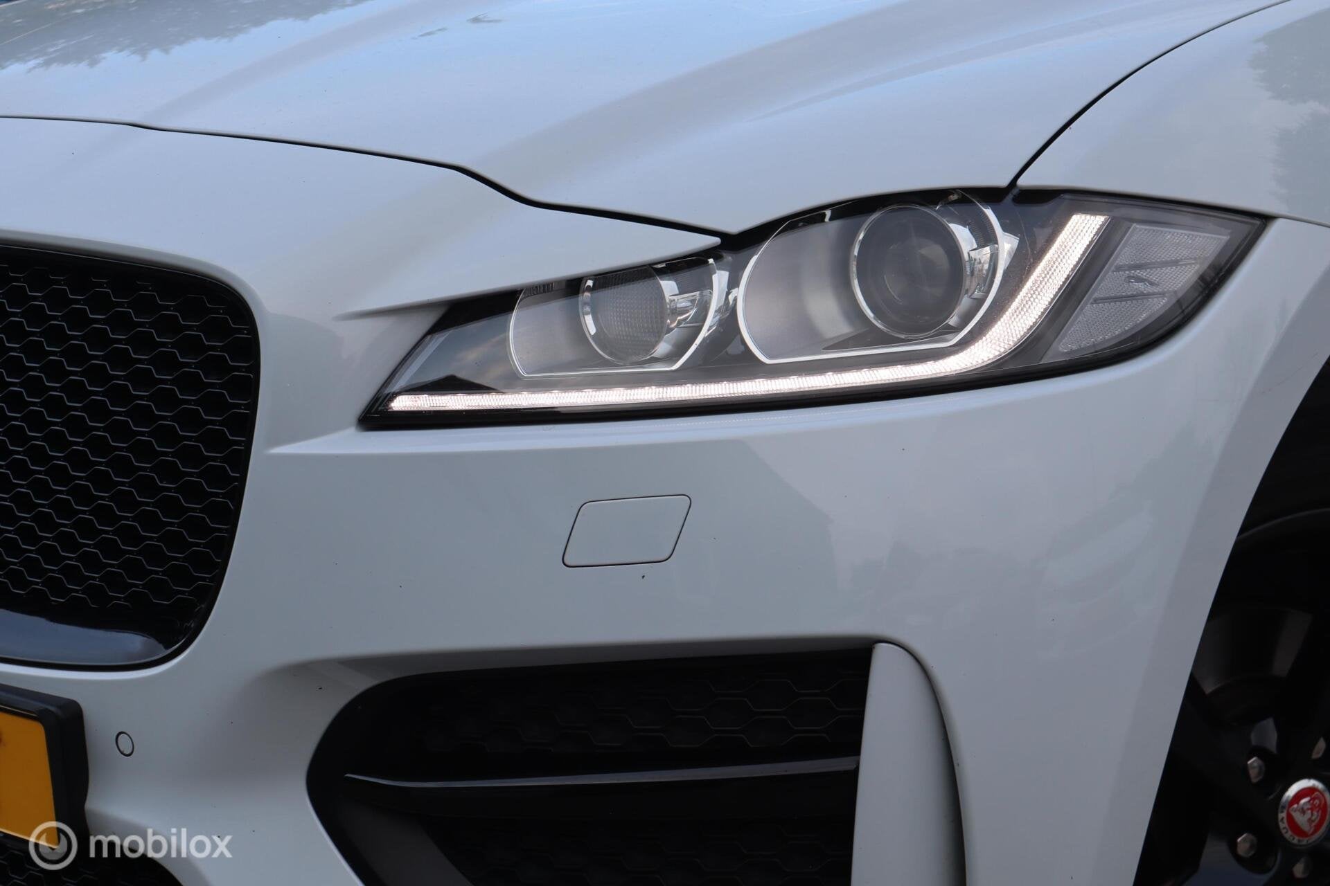 Foto 9 van Jaguar F-Pace 2.0 R-Sport AWD 20d