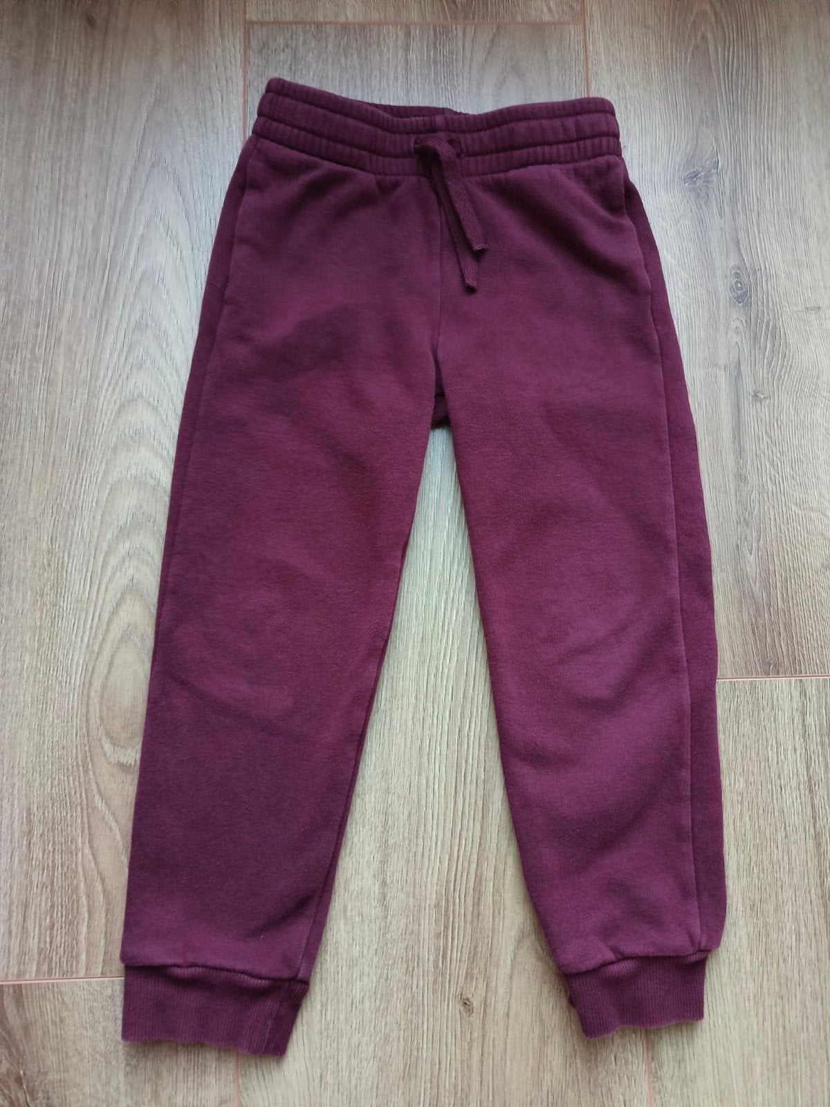 Joggingbroek H&M maat 110, Kinderen en Baby's, Broek, Gebruikt, Jongen of Meisje, H&M