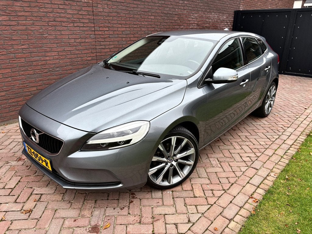 Volvo V40 2.0 D2 Kinetic Trekhaak LED Navi, Voorwielaandrijving, Stof, Gebruikt, 1969 cc