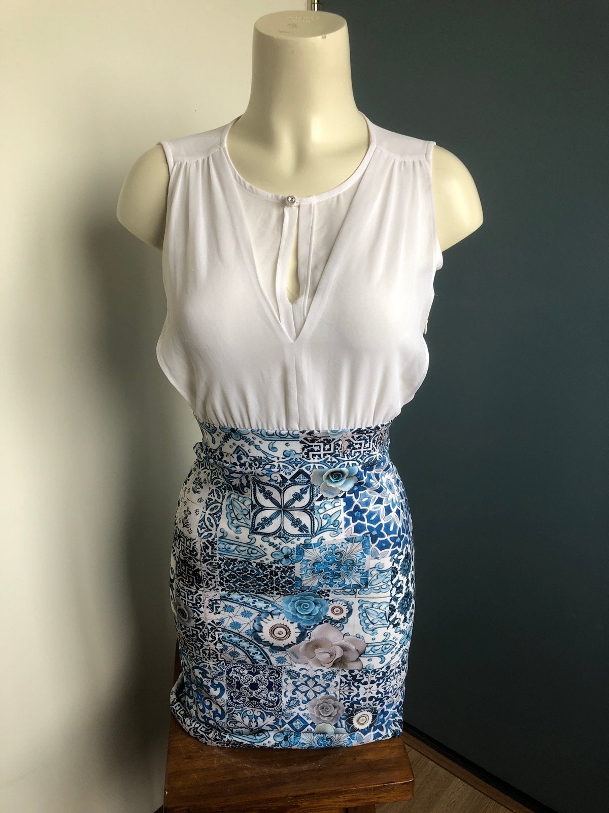Fracomina wit blauw net jurkje tank dress s xs, Blauw, Ophalen of Verzenden, Zo goed als nieuw, Knielengte