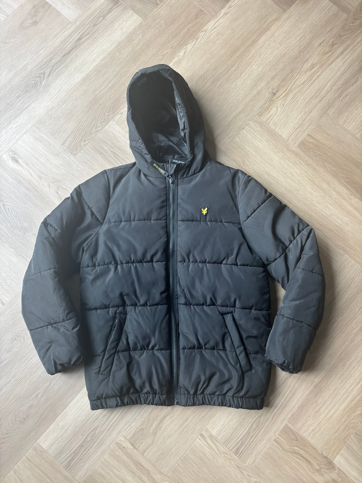 Lyle en Scott winterjas maat 14/5 jaar zwart gewatteerd, Ophalen of Verzenden, Zo goed als nieuw, Jongen, Jas