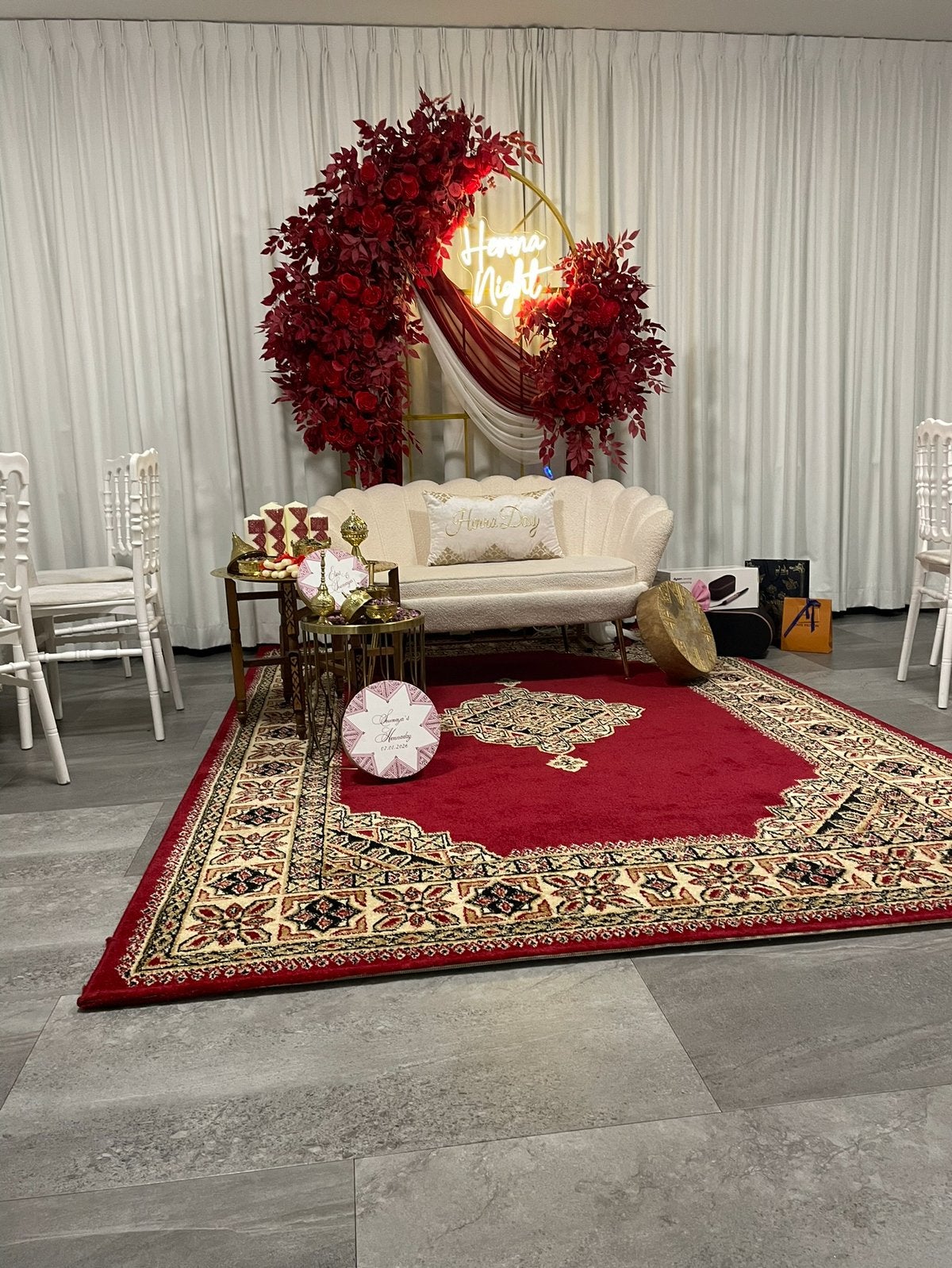 TE HUUR: bruidsdecor rood voor Henna, Ophalen of Verzenden, Zo goed als nieuw, Overige