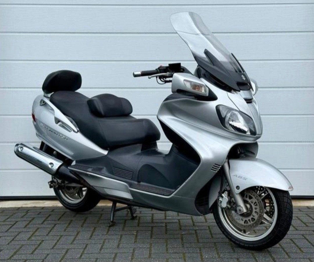 Suzuki Burgman 650 Executive ABS - Comfort en Kracht, Scooter, Gebruikt, Automaat, 650 cc
