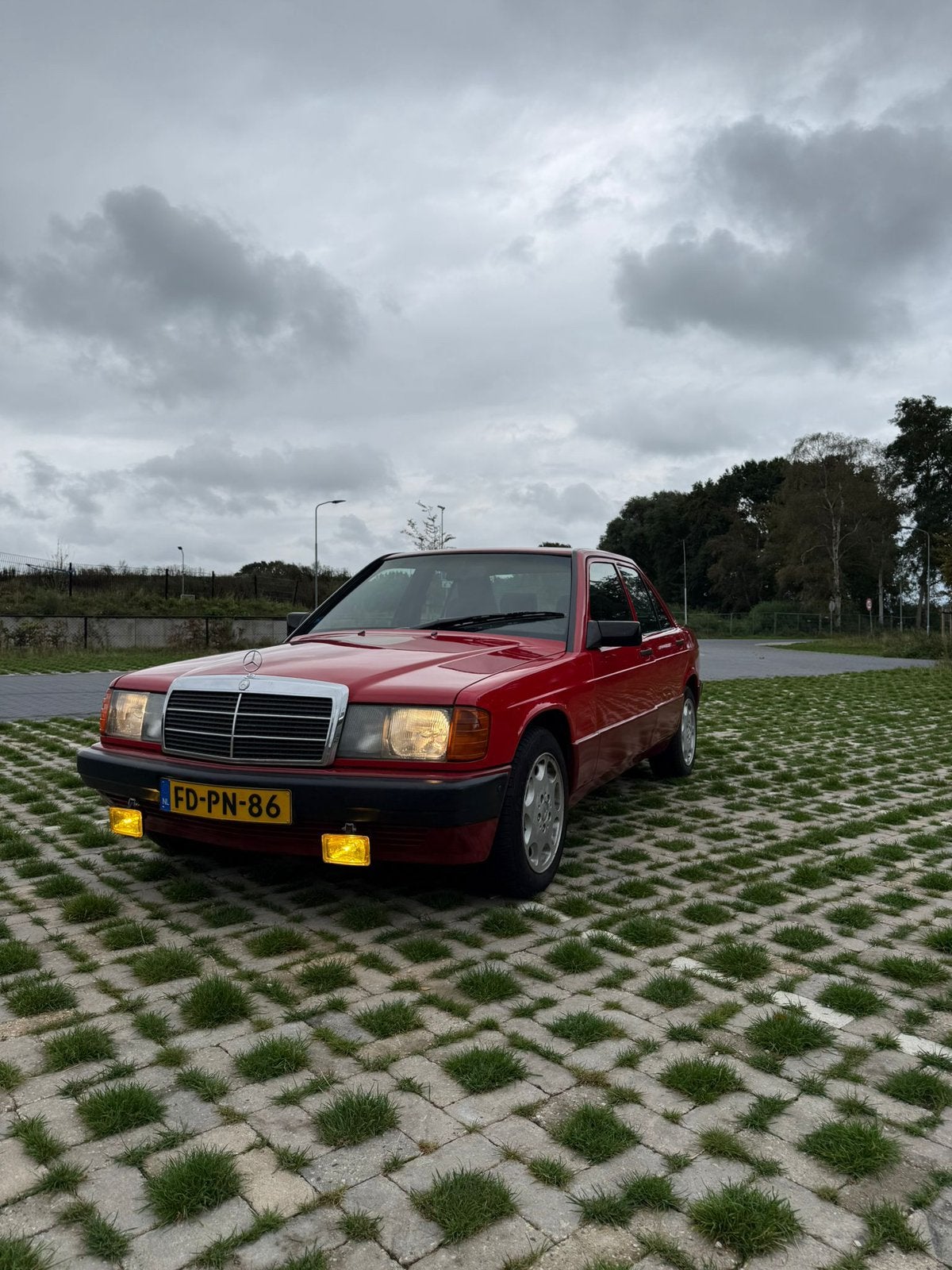 Mercedes-Benz 190-Serie 1.8 E U9 1992 Rood, Auto's, Mercedes-Benz, Achterwielaandrijving, 4 cilinders, Handgeschakeld, Sedan