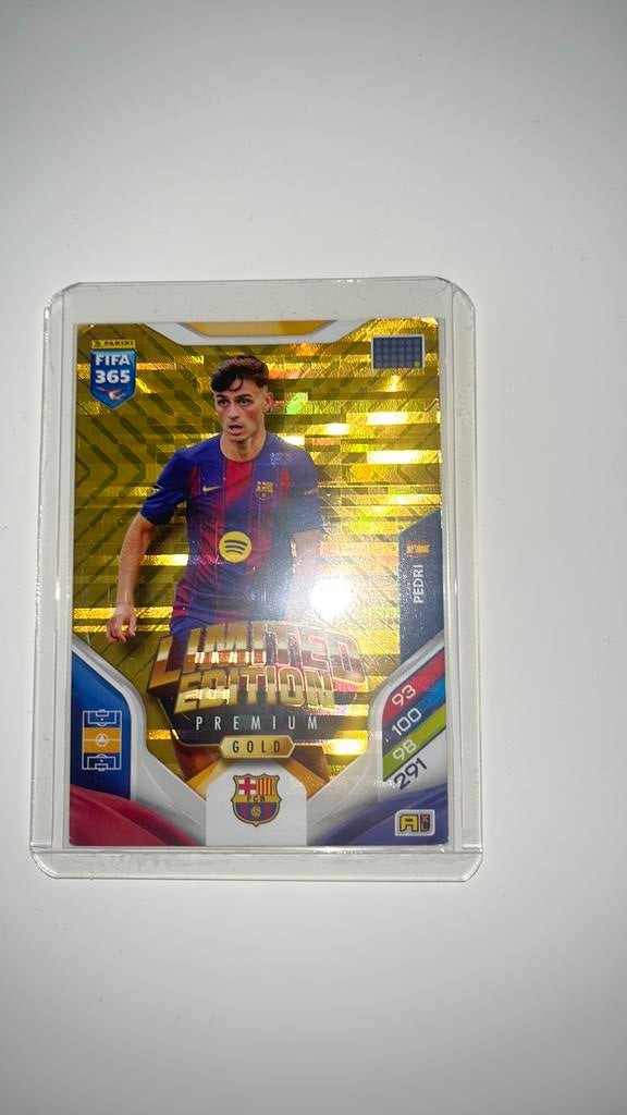 Limited edition premium gold pedri adrenalyn voetbal kaart, Ophalen, Zo goed als nieuw, Plaatje