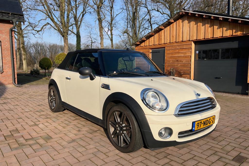 Mini 1.6 ONE Cabrio / Creme Wit, Auto's, Voorwielaandrijving, 4 cilinders, Cabriolet, 4 stoelen