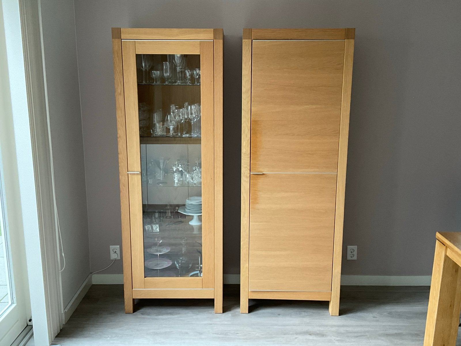 Eiken Houten vitrinekast en opbergkast - zo goed als nieuw, Ophalen, Zo goed als nieuw