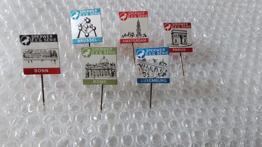6 verschillende speldjes sperwer E.E.G serie steden, Ophalen of Verzenden, Zo goed als nieuw, Overige onderwerpen