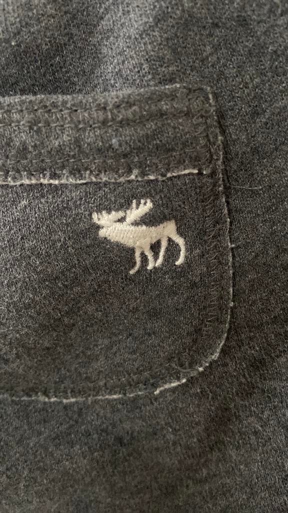 Abercrombie broekje, Verzenden, Zo goed als nieuw, Overige maten, Grijs
