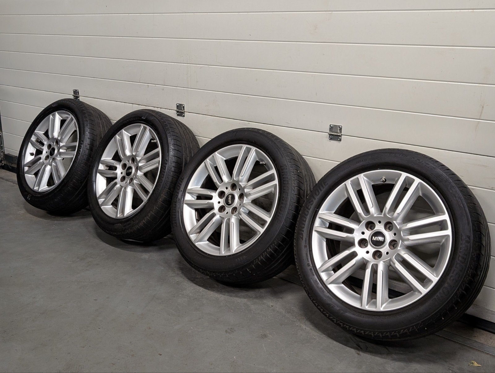 Mini Countryman F60 532 18 inch Zomerbanden 225/50/18 RFT, 18 inch, Gebruikt, Velg(en), Ophalen of Verzenden