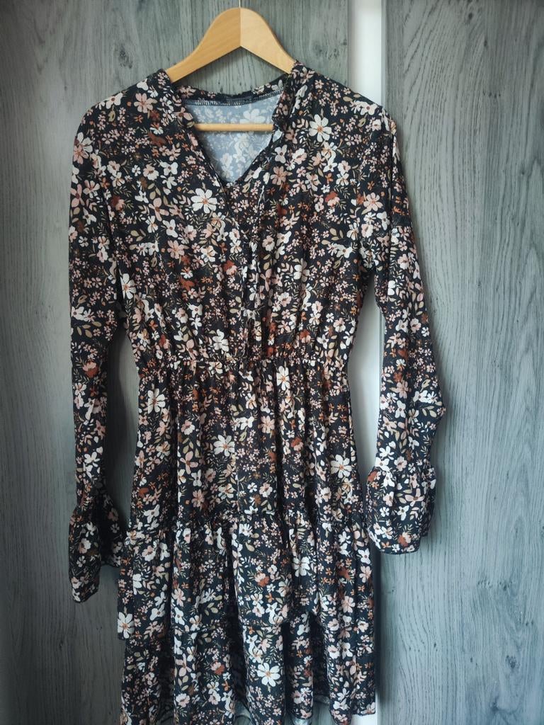 Leuke bloemen jurk maat M - Terstal Mode, Maat 38/40 (M), Overige kleuren, Terstal Mode, Ophalen of Verzenden
