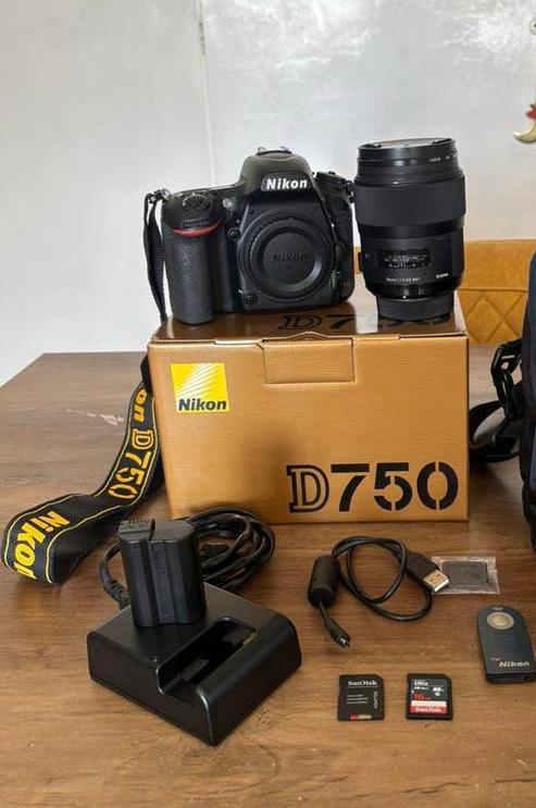 Nikon D750 (13k clicks) + Sigma 35mm Art f/1.4 | Als nieuw, Audio, Tv en Foto, Fotocamera's Digitaal, Spiegelreflex, Ophalen of Verzenden