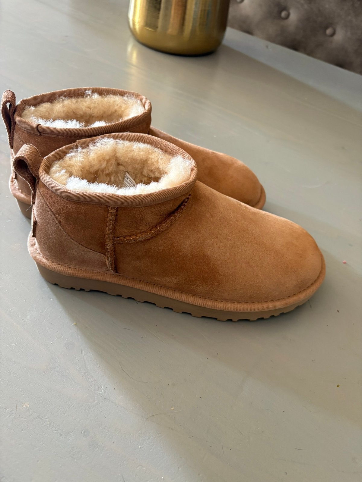 Nieuw Ugg Uitra  mini chestnut mt 38, Bruin, Lage of Enkellaarzen, Nieuw, Ophalen of Verzenden