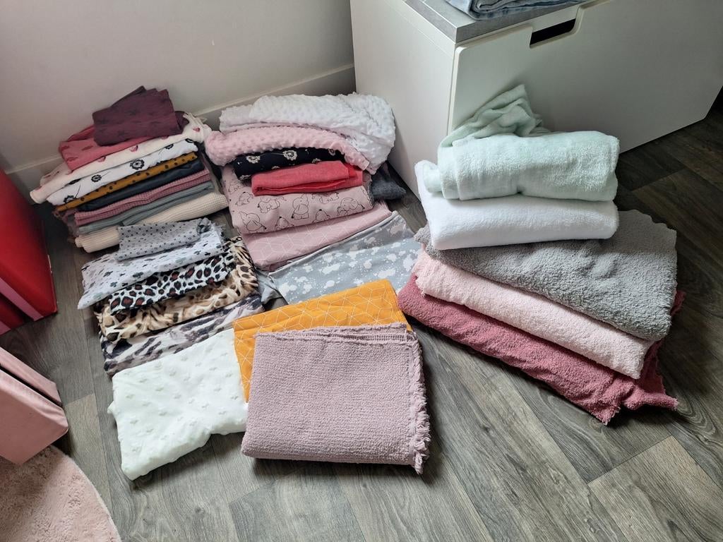 13 kg stoffenpakket: leer, badstof, fleece, wafel, katoen, Overige materialen, Gebruikt, Overige kleuren, Ophalen of Verzenden