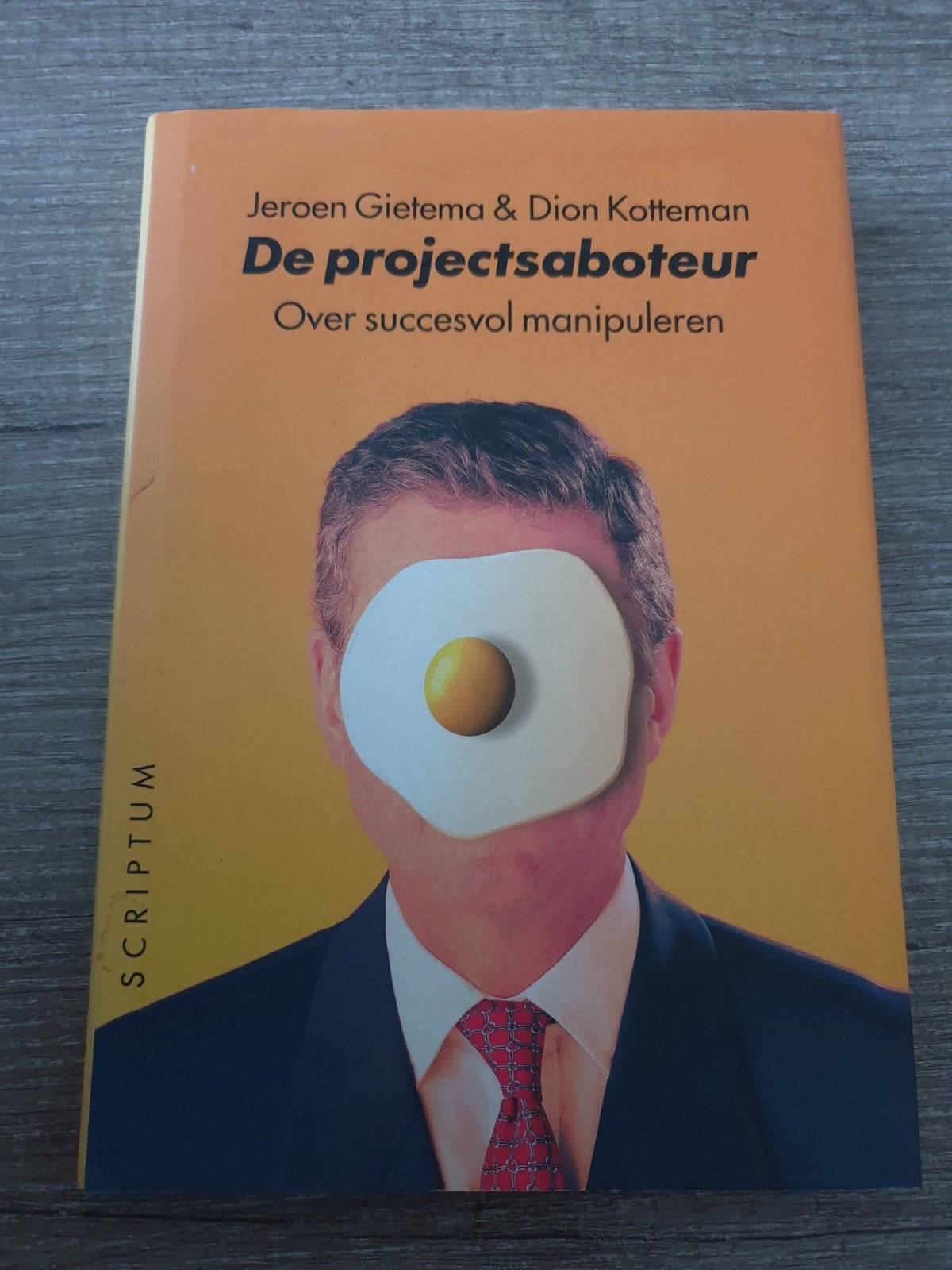 De projectsaboteur - Jeroen Gietema & Dion Kotteman, Ophalen of Verzenden, Gelezen, Jeroen Gietema & Dion Kotteman