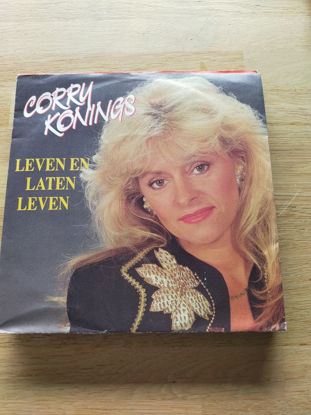 Corry Konings , leven en laten leven, Ophalen of Verzenden, Zo goed als nieuw, Nederlandstalig