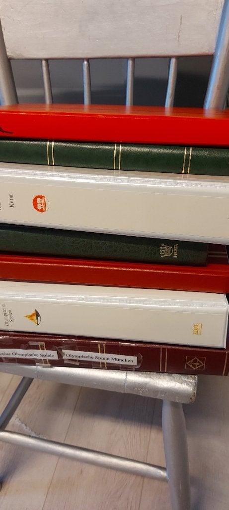 Partij van 7 postzegel albums, Ophalen of Verzenden, Nederland en Buitenland