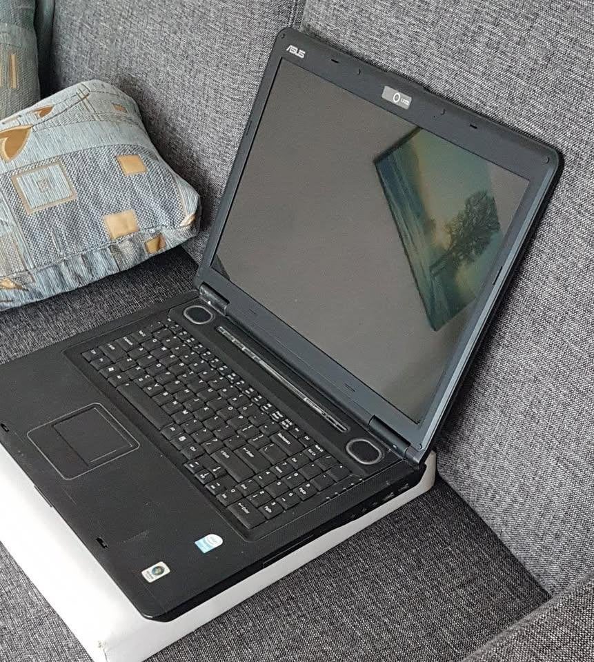 asus 17'' intel duo core 3GB ram 500GB HDD DVDrwwindows 10, HDD, 2 tot 3 Ghz, Ophalen of Verzenden, Zo goed als nieuw