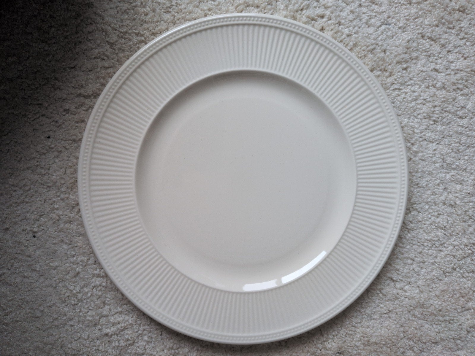 Wedgwood taart schaal 31 cm, Ophalen of Verzenden, Zo goed als nieuw, Porselein, Schaal of Schalen