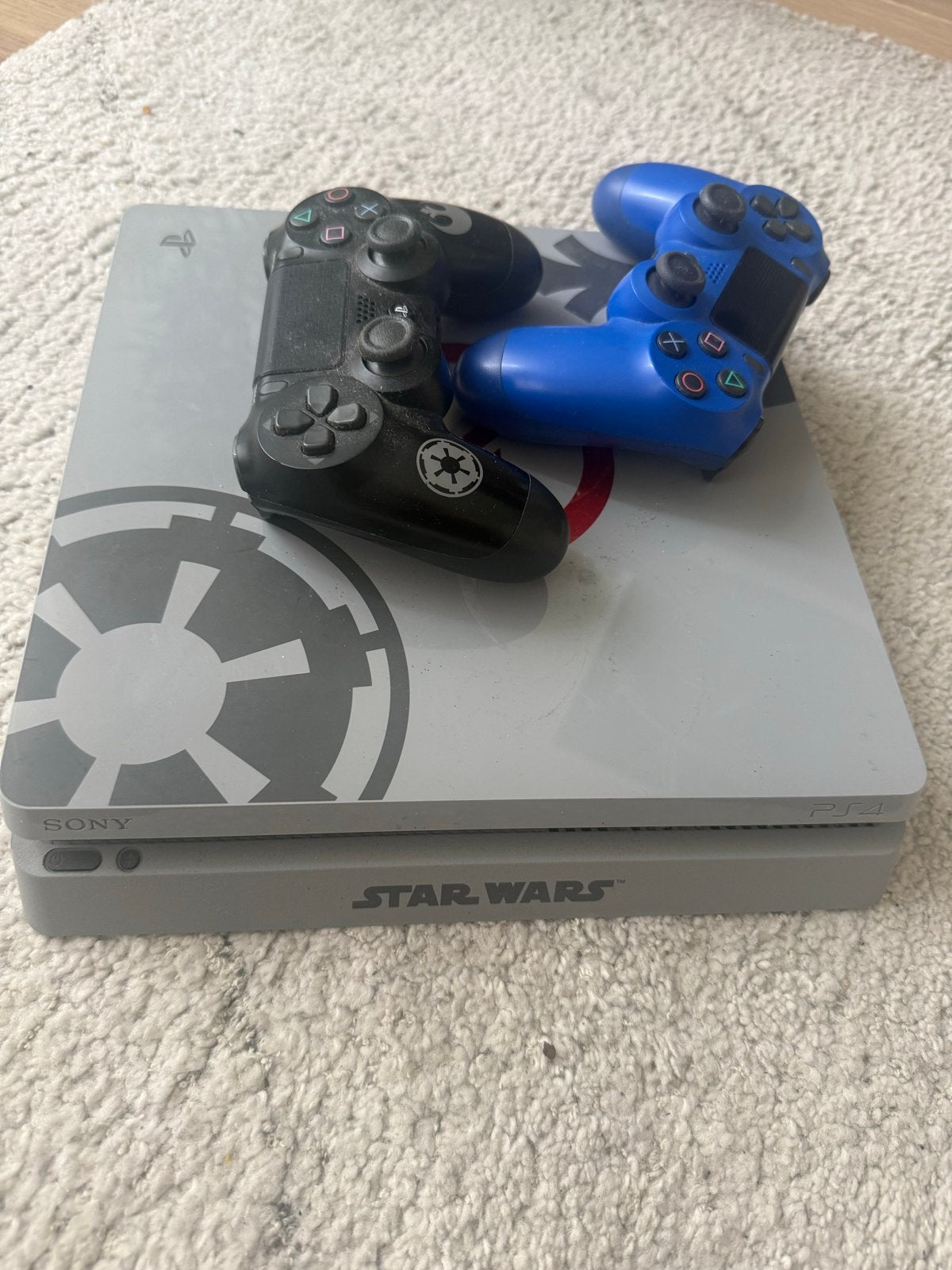 PlayStation 4 Slim Star Wars Special Edition met 2 controlle, Ophalen of Verzenden, Gebruikt, Met 2 controllers, Slim