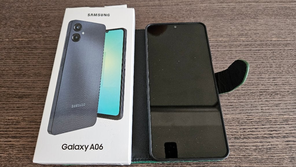 Samsung A06 als nieuw, inclusief groene beschermhoes
