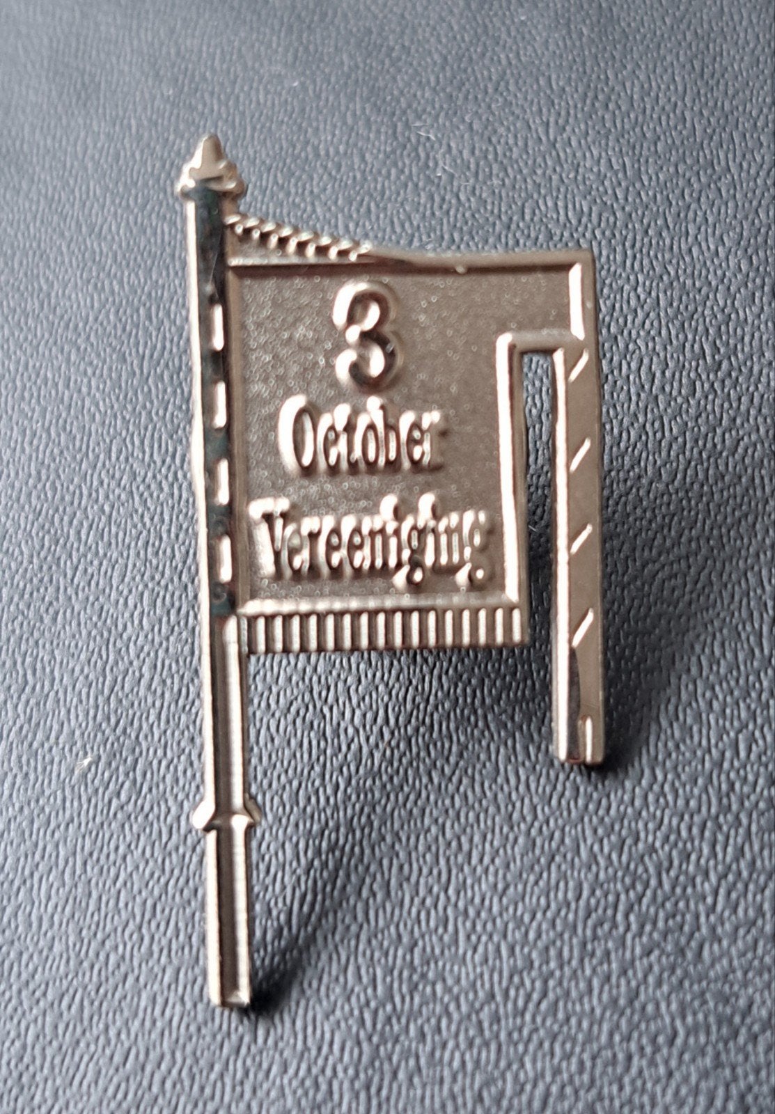 Speldje 3 October Vereeniging Leiden, Verzamelen, Speldjes, Pins en Buttons, Ophalen of Verzenden, Zo goed als nieuw
