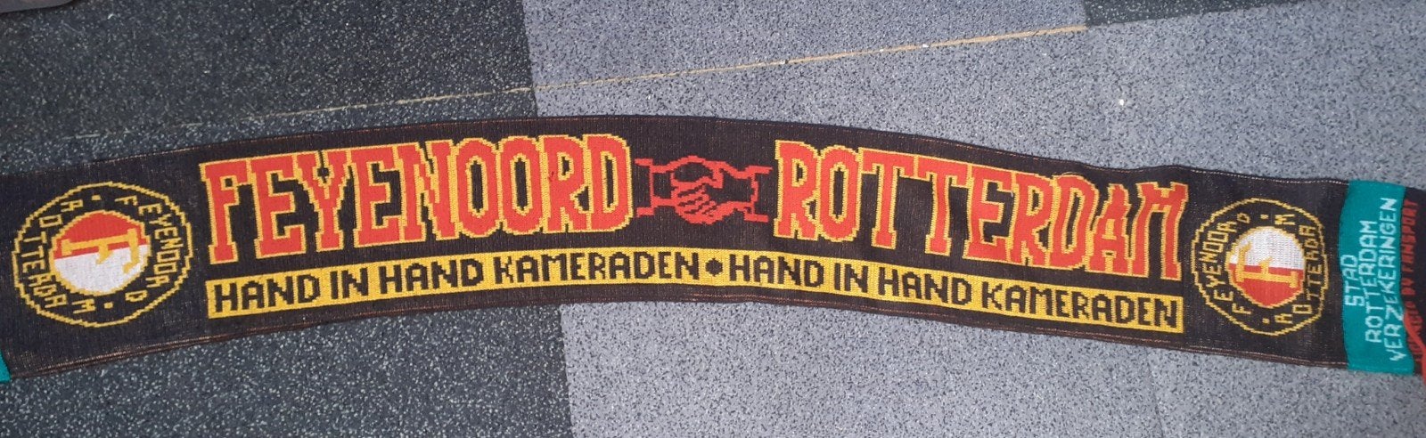 Feyenoord sjaal, Ophalen, Nieuw
