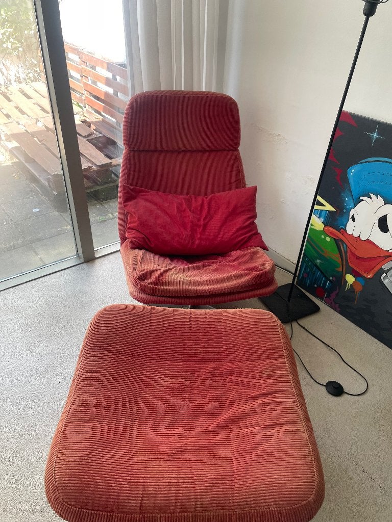 Rode ribstof fauteuil met voetenbank, Ophalen, Gebruikt, 75 tot 100 cm, Stof
