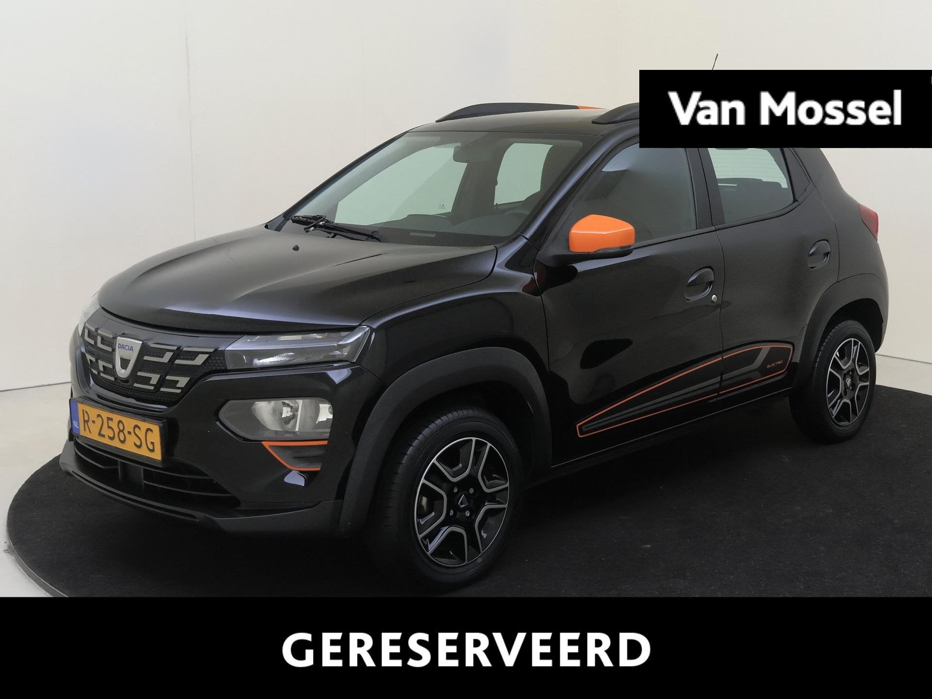 Dacia Spring Comfort Plus 27 kWh | Leder | bluetooth | airco, Auto's, Gebruikt, Leder en Stof, Zwart, Te koop