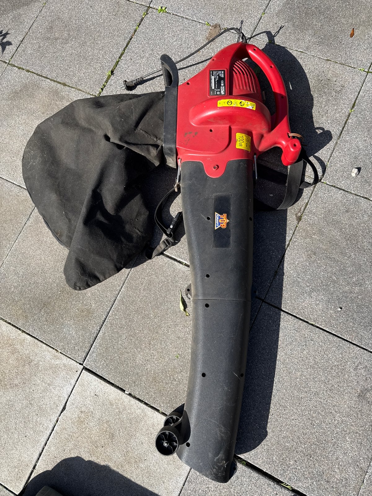 Ferm TLB-2400 Bladblazer met Zuigfunctie en Opvangzak, Gebruikt, Handgedragen, Ophalen of Verzenden, Met opvangzak
