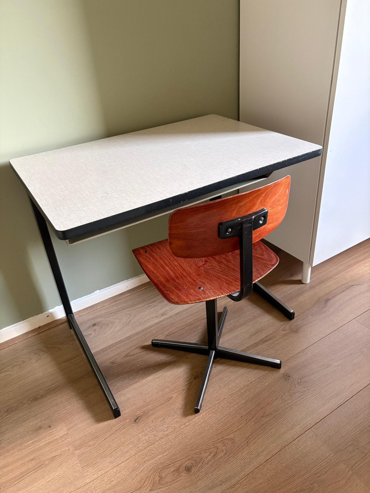 Schooltafel bureau kinderbureau Marko vintage met stoel, Ophalen, Gebruikt, Tafel(s) en Stoel(en)