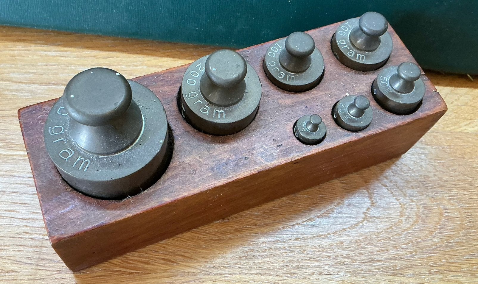 Oud blokje originele en geijkte koperen gewichtjes jaren 50, Antiek en Kunst, Ophalen of Verzenden, Koper