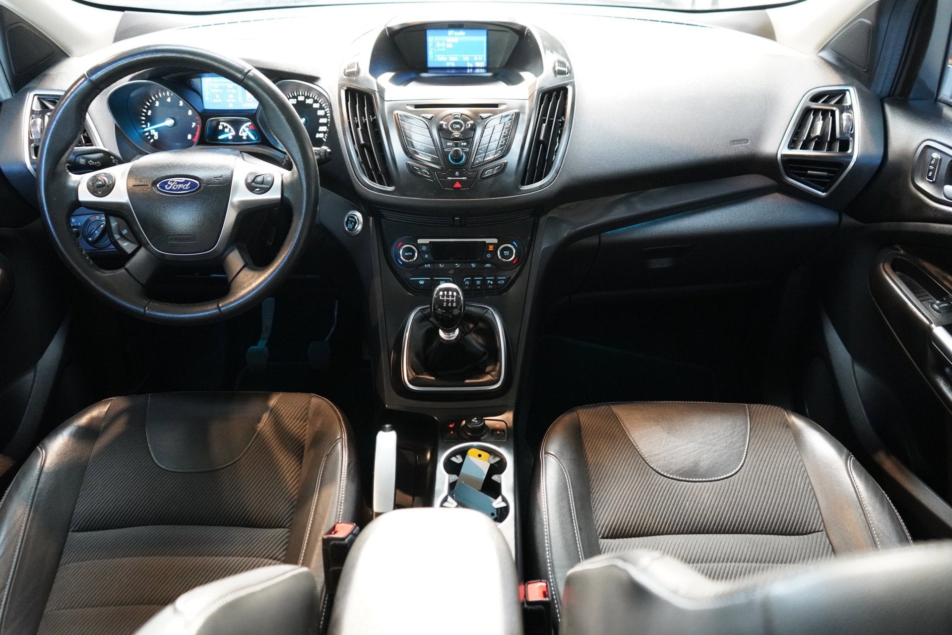 Ford Kuga 1.6 Titanium Plus | CRUISE | PDC | STOELVER. | NAV, Auto's, Voorwielaandrijving, Gebruikt, 4 cilinders, Leder en Stof