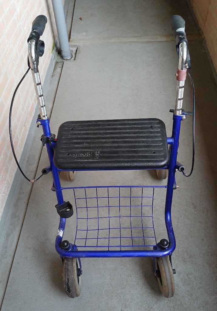 Premis rollator - bandjes aan vervanging toe, Ophalen, Opvouwbaar, Gebruikt